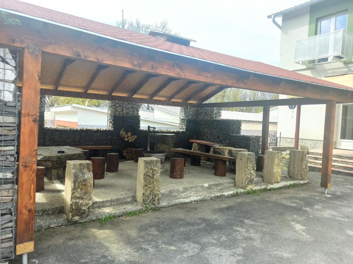 Motel Sofer Volkovce Eksteriør billede